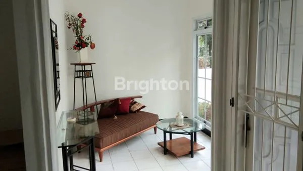 image *RUMAH CANTIK BONUS PEMANDANGAN TAMAN SEDAP DI MATA* (2)