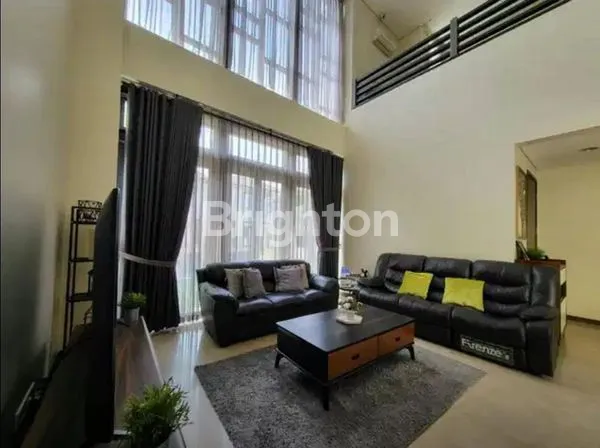 image RUMAH MEWAH DENGAN PRIVATE POOL DI NAVAPARK, BSD (3)