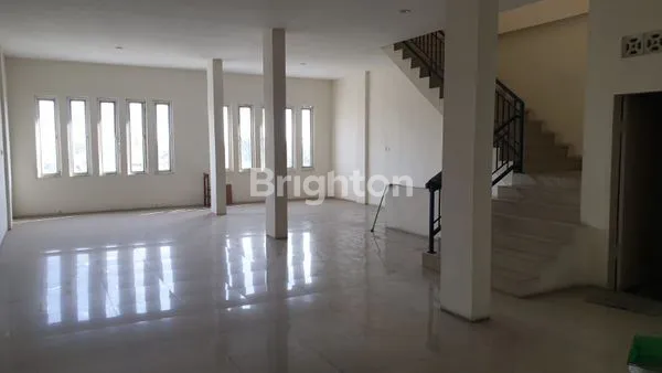 image RUKO MEWAH 2 GANDENG 3 TINGKAT DI JUAL (6)