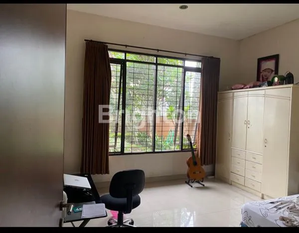 image RUMAH MEWAH DENGAN HALAMAN BELAKANG LUAS  CIPAKU INDAH  KOTA BANDUNG  ,JAWABARAT (5)