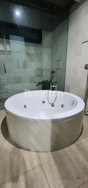 image JUAL RUMAH MEWA 2LANTAI FURLLERTON PLACE SURABAYA BARAT (8)