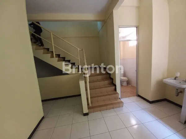 image RUKO 3 LANTAI STRATEGIS DI JL. JUANDA, SAMARINDA (7)