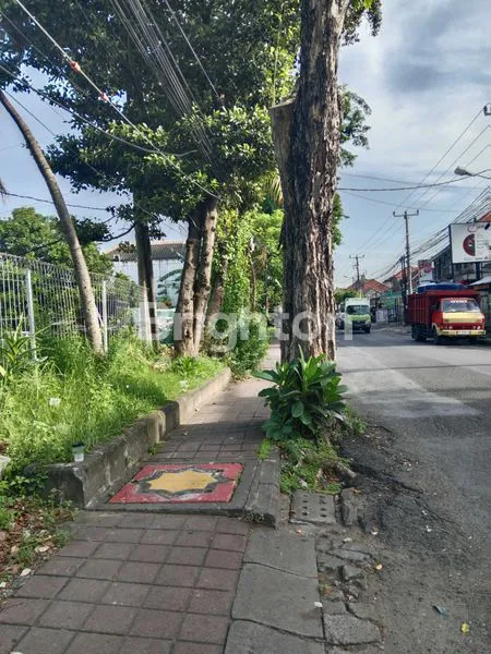 image TANAH PUSAT KERAMAIAN PINGGIR JALAN DI JIMBARAN COCOK UNTUK BANGUN GEDUNG BESAR (3)