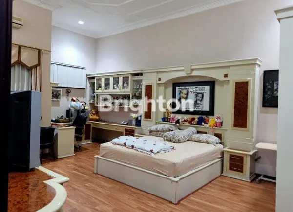 image RUMAH MEWAH 2 LANTAI GRIYO MAPAN MAIN ROAD SELANGKAH KE BANDARA JUANDA  (1)