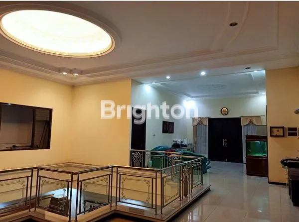 image RUMAH MEWAH 2 LANTAI GRIYO MAPAN MAIN ROAD SELANGKAH KE BANDARA JUANDA  (6)
