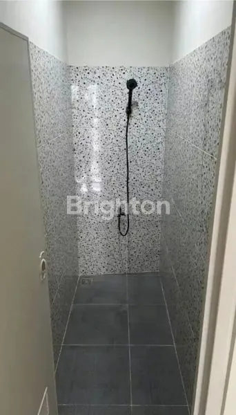 image RUKO PLONG  STRATEGIS PINGGIR JALAN 2 LANTAI , KEMANGGISAN, JAKARTA BARAT  (8)