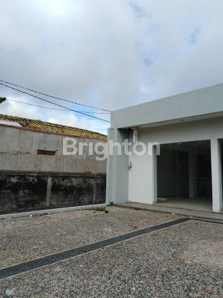 image RUKO HALAMAN LUAS DAERAH KEROBOKAN PUSAT KERAMAIAN (2)