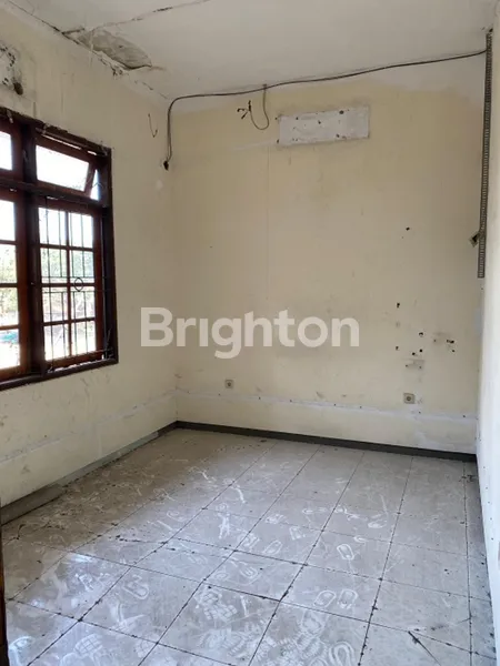 image RUMAH LAMA PONDOK NIRWANA HITUNG TANAH LOKASI SELANGKAH MERR STRATEGIS (5)