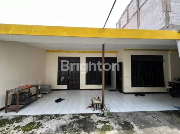 image RUMAH LAMA RAYA JAMBANGAN COCOK KOMERSIAL ATAU KOS LOKASI STRATEGIS DEKAT KETINTANG, UNESA (4)