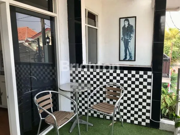 image RUMAH KEREN 3 LANTAI INCLUDE DAERAH SAWOJAJAR,LOKASI STRATEGIS,DEKAT KE EXIT TOL,RASA VILA (5)