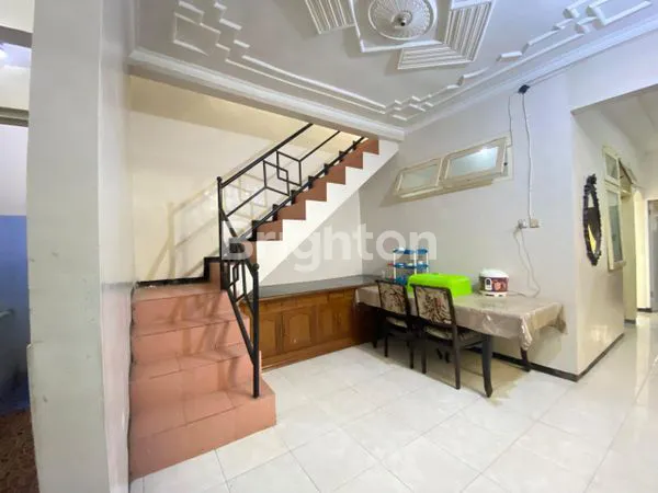 image RUMAH 2 LANTAI AREA SAWOJAJAR 2,AKSES MUDAH KE PUSAT KOTA,DEKAT EXIT TOL,JALAN LEBAR (6)