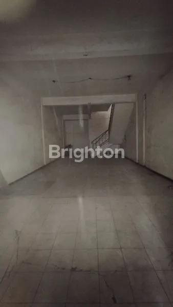 image RUKO 3 LANTAI KOMPLEK RUNGKUT MEGAH RAYA (2)