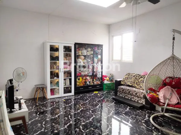 image HUNIAN HOOK 2 LANTAI DI CLUSTER VALENCIA, PURI SURYA JAYA (5)