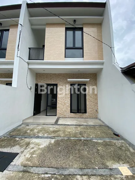 image RUMAH NIRWANA EKSEKUTIF BLOK FAVORIT, ROW JALAN LEBAR, BARU GRESS MINIMALIS, SELANGKAH RAYA MERR (1)