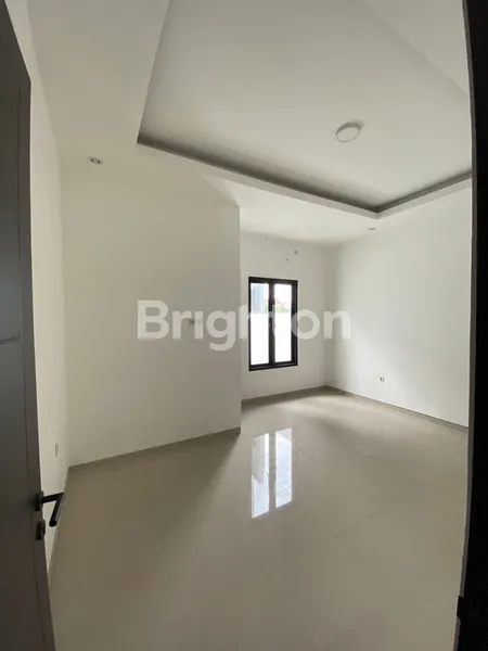 image RUMAH NIRWANA EKSEKUTIF BLOK FAVORIT, ROW JALAN LEBAR, BARU GRESS MINIMALIS, SELANGKAH RAYA MERR (5)