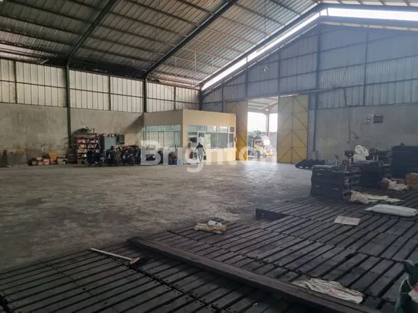 image DIJUAL GUDANG LUAS DEKAT SIMPANG LIMA GUMUL (3)