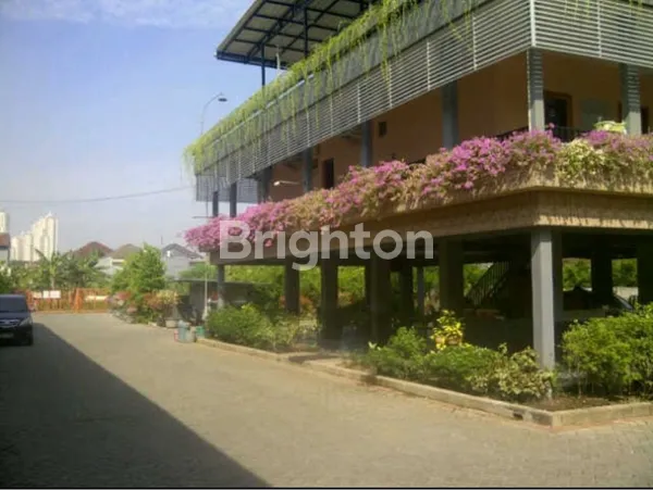 image RUMAH KOS AKTIF PRADAH DI SURABAYA BARAT DIJUAL CEPAT, SANGAT COCOK UNTUK INVENTASI (2)