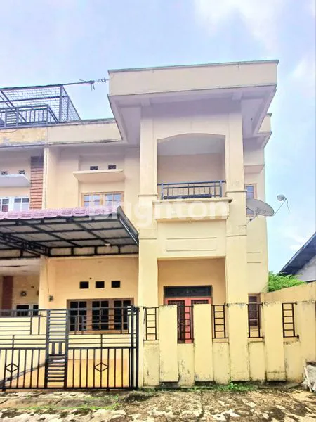 image RUMAH LEBAR 5MTR SIAP HUNI DI KOMPLEK DAERAH SUNGGAL - LOKASI STRATEGIS - KOMPLEK RAJAWALI INDAH - KONDISI RUMAH TERAWAT - ROW JALAN BISA 2 MOBIL DAN HALAMAN LUAS YANG SUDAH DIPAGAR (1)