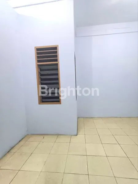 image RUMAH LEBAR 5MTR SIAP HUNI DI KOMPLEK DAERAH SUNGGAL - LOKASI STRATEGIS - KOMPLEK RAJAWALI INDAH - KONDISI RUMAH TERAWAT - ROW JALAN BISA 2 MOBIL DAN HALAMAN LUAS YANG SUDAH DIPAGAR (5)