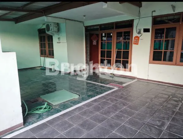 image RUMAH SIAP HUNI DAERAH WIYUNG DENGAN ROW JALAN BESAR (4)