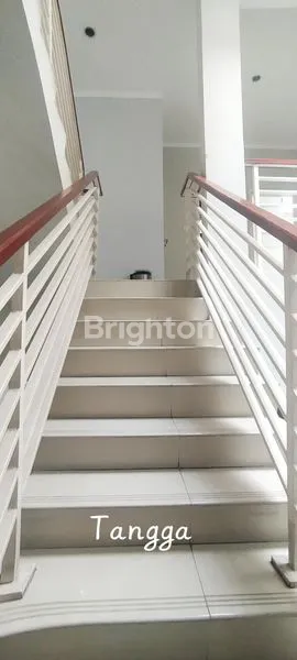 image RUMAH TINGKAT CLUSTER KEBAYORAN BINTARO JAYA TANGERANG SELATAN (7)