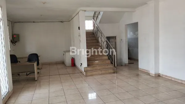 image GUDANG LOKASI SANGAT STRATEGIS PINGGIR JALAN RAYA ALTERNATIF TRANSYOGI, CIBUBUR - CILEUNGSI. (3)