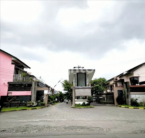 image PERUMAHAN LUXOR. JL. KARYA WISATA, JOHOR. SECURITY 24 JAM. BEBAS BANJIR. HARGA BAGUS !! (1)