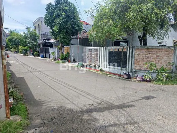 image RUMAH SIAP HUNI DI GRIYA MELATI MAS, DEPOK (2)
