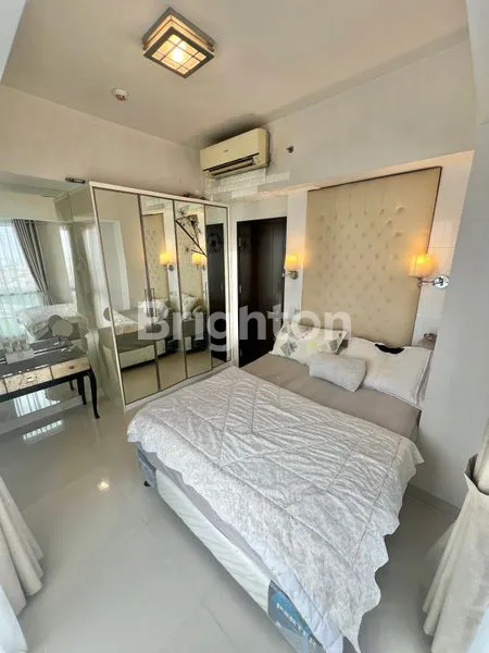 image APARTEMEN 2BR TIPE CORNER FULL FURNISHED VIEW CITY DEKAT MAL TAMAN ANGGREK DAN HUBLIFE DI WESTMARK TANJUNG DUREN JAKARTA BARAT (1)