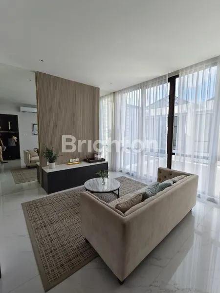 image RUMAH MEWAH 3 LANTAI DI BREZZA, LT 185M² (6)