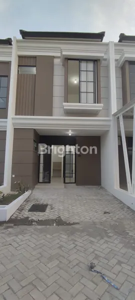 image DIJUAL RUMAH BARU GRESS – REGENCY ONE EAST POINT PERUMAHAN ELIT SURABAYA TIMUR LOKASI SUPER STRATEGIS (1)