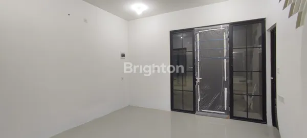 image DIJUAL RUMAH BARU GRESS – REGENCY ONE EAST POINT PERUMAHAN ELIT SURABAYA TIMUR LOKASI SUPER STRATEGIS (4)