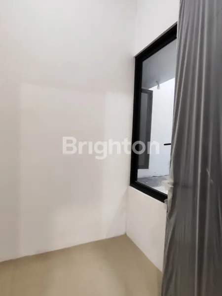 image DIJUAL RUMAH BARU GRESS – REGENCY ONE EAST POINT PERUMAHAN ELIT SURABAYA TIMUR LOKASI SUPER STRATEGIS (8)