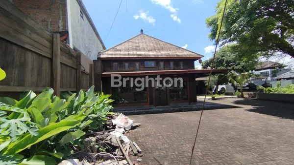 image RUMAH MEWAH DI BY PASS NGURAH RAI (2)