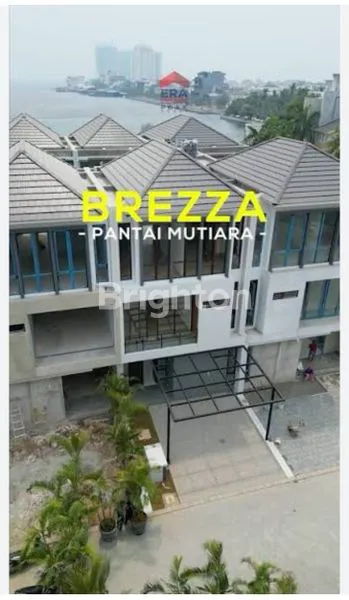 image RUMAH MEWAH 3 LANTAI DI BREZZA PANTAI MUTIARA (1)