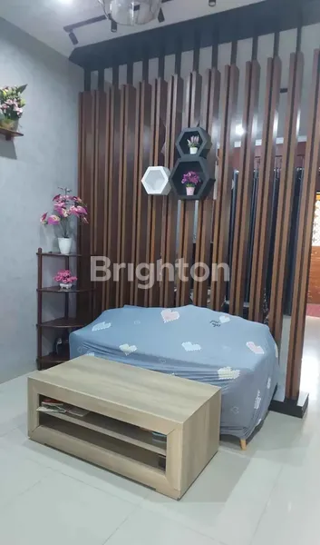 image RUMAH 2TINGKAT BERSIH DAN NYAMAN SEPERTI MEMILIKI RUMAH BARU DAN SIAP HUNI DI DALAM KOMPLEK TAMAN ASOKA FLAMBOYAN MEDAN YANG AMAN (3)