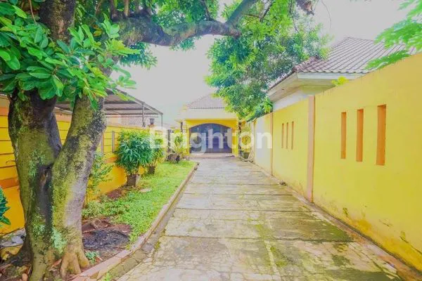 image RUMAH LUAS DAN NYAMAN DI CIMANGGIS (1)