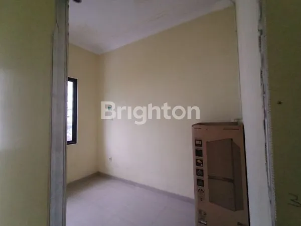 image DISEWAKAN RUKO 3 LANTAI PINGGIR JALAN (5)