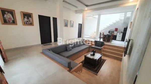 image RUMAH 2 LANTAI FURNISHED DAN SIAP HUNI DI ASTEK BSD SERPONG TANGERANG  (1)