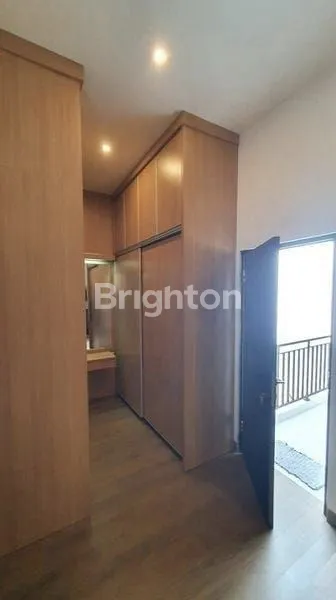 image RUMAH 2 LANTAI FURNISHED DAN SIAP HUNI DI ASTEK BSD SERPONG TANGERANG  (6)