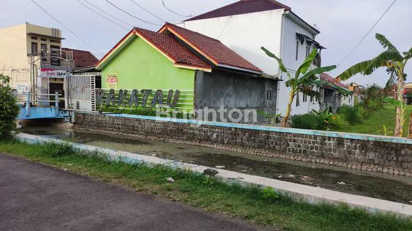 image TANAH CUKUP LUAS (2)