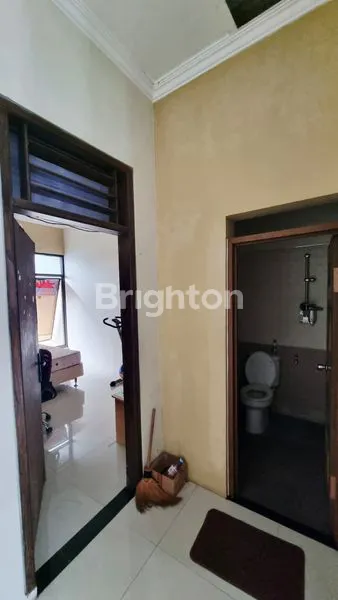 image RUMAH DISEWAKAN DEKAT THE PARK SOLOBARU (6)