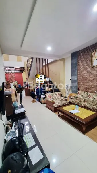 image RUMAH DISEWAKAN DEKAT THE PARK SOLOBARU (2)