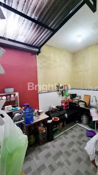 image RUMAH DISEWAKAN DEKAT THE PARK SOLOBARU (7)