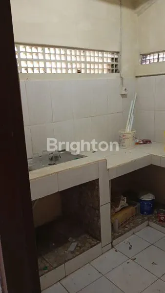 image DISEWAKAN RUMAH 5 KAMAR, GARASI 3 MOBIL DI GATSU TENGAH (5)