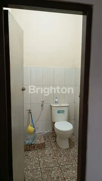 image DISEWAKAN RUMAH 5 KAMAR, GARASI 3 MOBIL DI GATSU TENGAH (6)