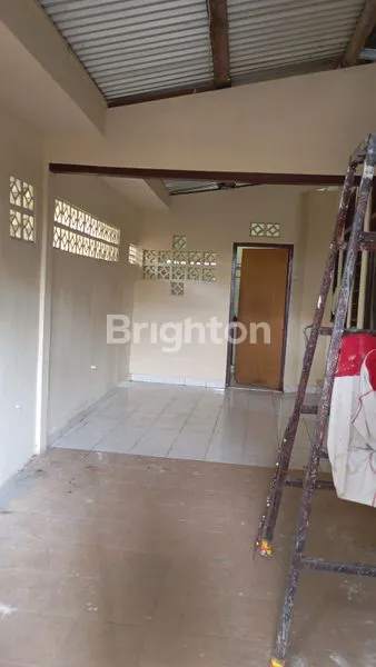 image DISEWAKAN RUMAH 5 KAMAR, GARASI 3 MOBIL DI GATSU TENGAH (3)