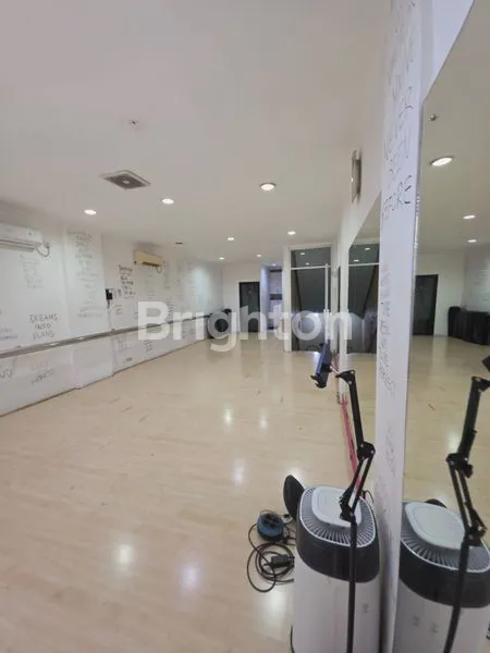 image RUKO 3.5 LANTAI SIAP PAKAI COCOK UNTUK KANTOR/TEMPAT LES/RESTO LOKASI SANGAT STRATEGIS DAERAH SUNTER AGUNG, SUNTER-JAKARTA UTARA (5)