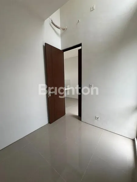 image DI SEWAKAN RUMAH BARU DI CGS BSD (7)