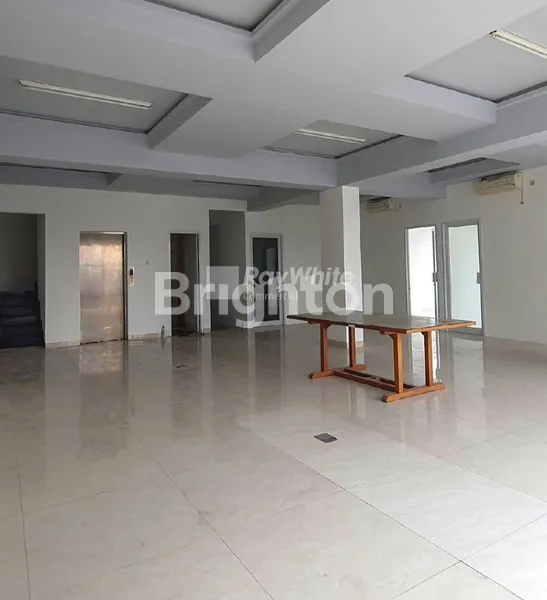 image OFFICE BUILDING SIAP HUNI KEBAYORAN LAMA AKSES MUDAH, NILAI TINGGI (4)